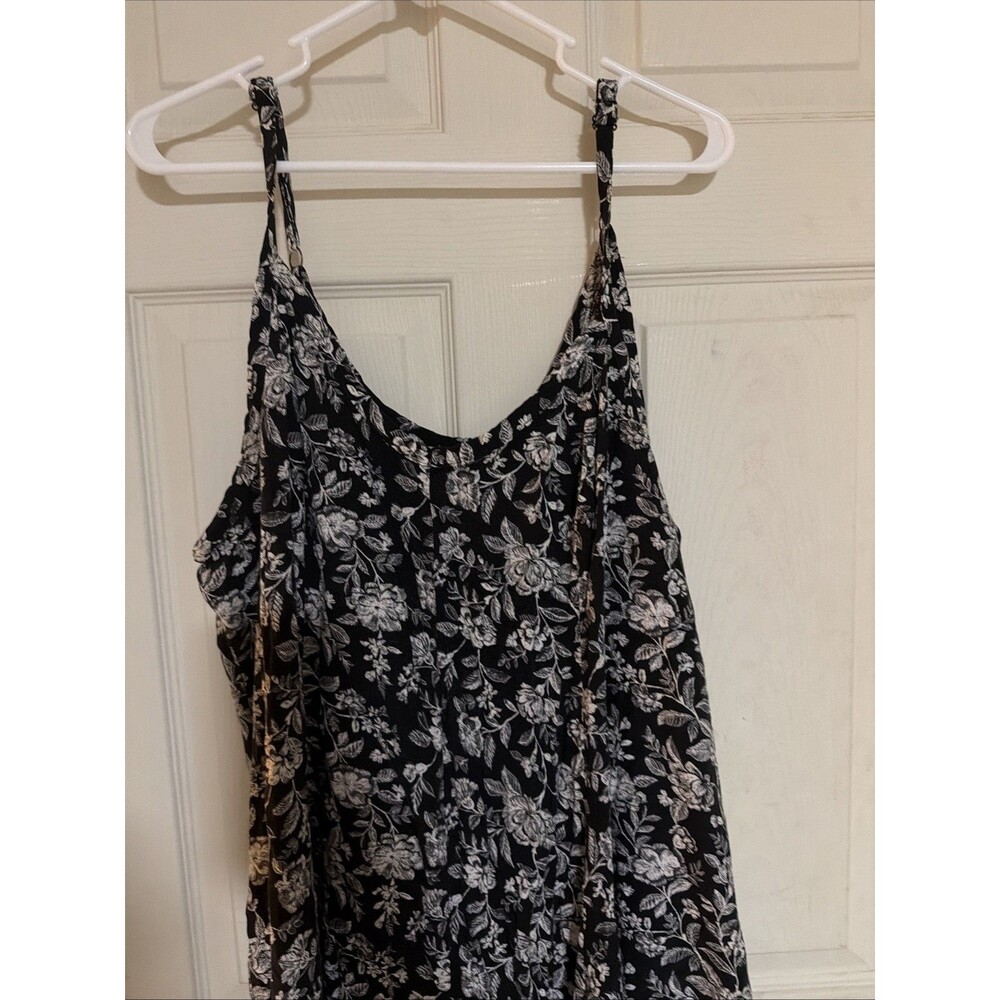 Torrid Size 3 XL Black white floral Cami stretch Fit Flare dress